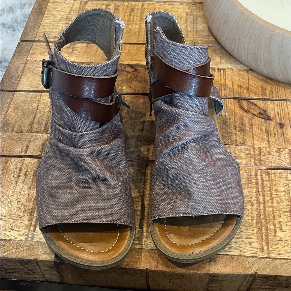 Blowfish Stylish Brown Women's Sandals with Buckle